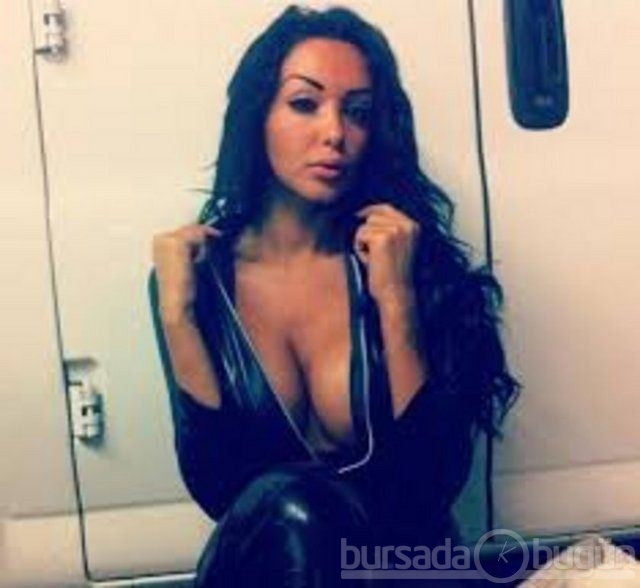 Nabilla Benattia fotoğrafları