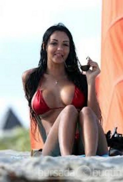 Nabilla Benattia fotoğrafları