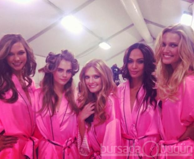  Behati Prinsloo plajda