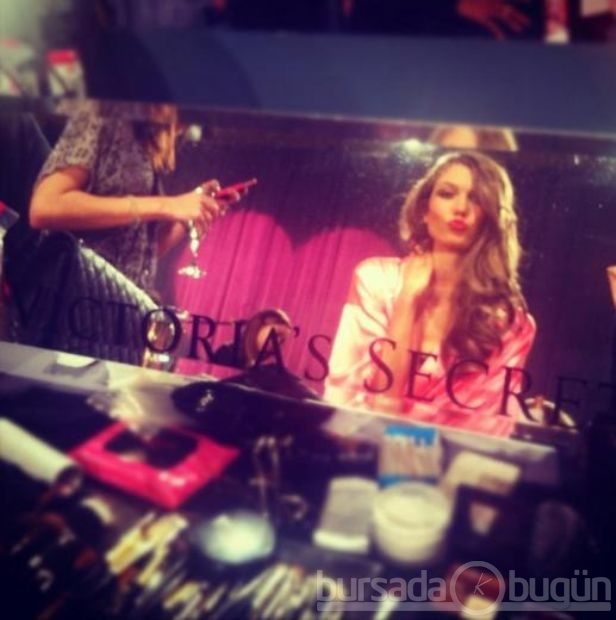  Behati Prinsloo plajda