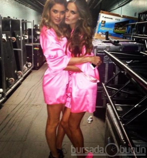  Behati Prinsloo plajda