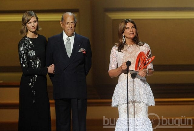 Karlie Kloss çekimlerde nefes kesti