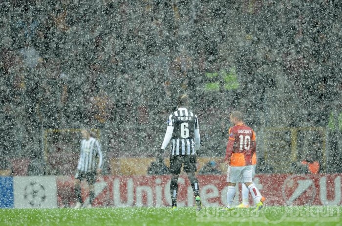 Kar yağışı Galatasaray-Juventus maçını ertelendi