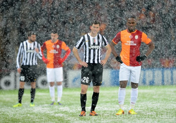 Kar yağışı Galatasaray-Juventus maçını ertelendi