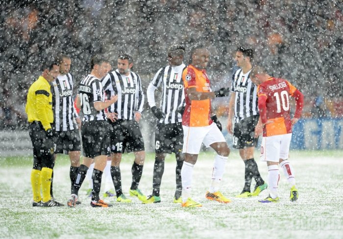 Kar yağışı Galatasaray-Juventus maçını ertelendi