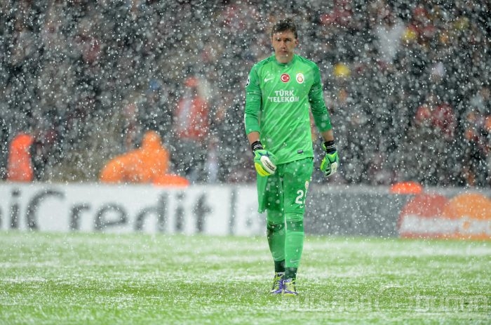 Kar yağışı Galatasaray-Juventus maçını ertelendi