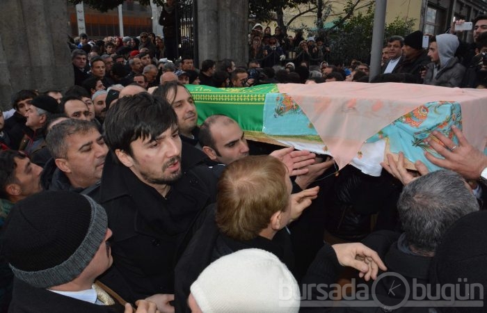 Tolga Zengin'in annesi son yolculuğuna uğurlandı