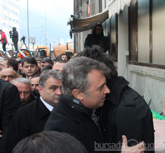 Tolga Zengin'in annesi son yolculuğuna uğurlandı