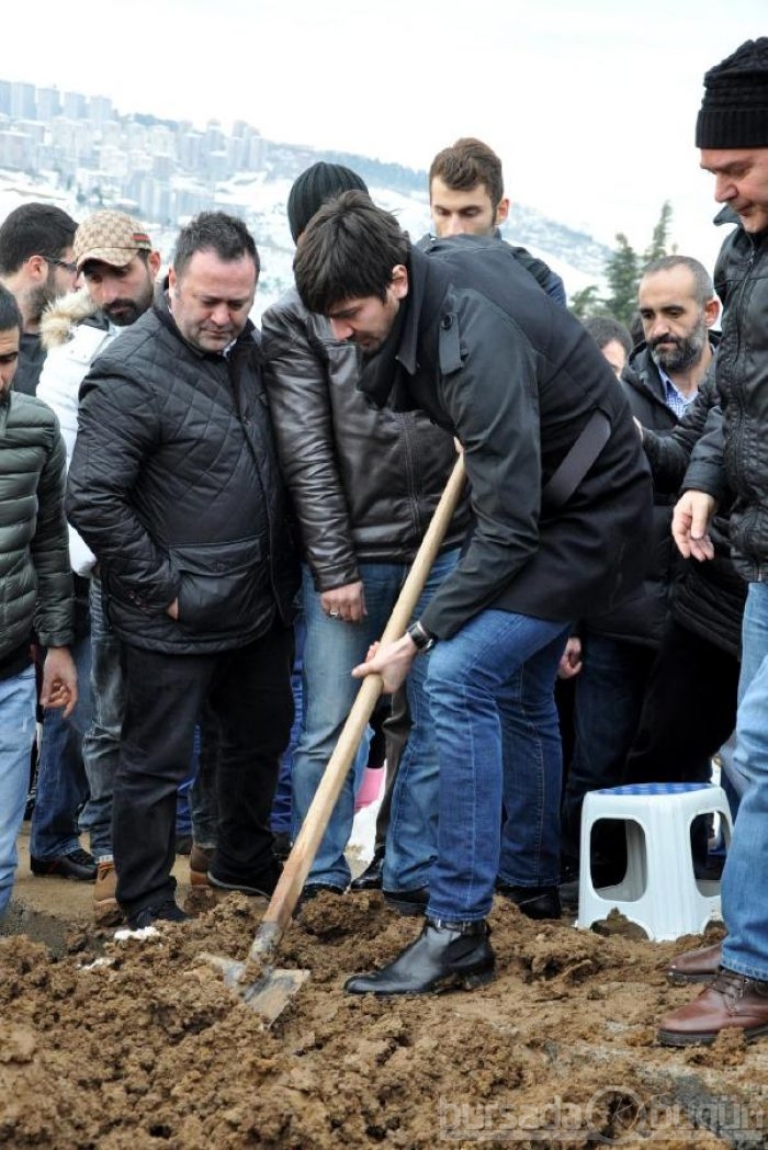 Tolga Zengin'in annesi son yolculuğuna uğurlandı