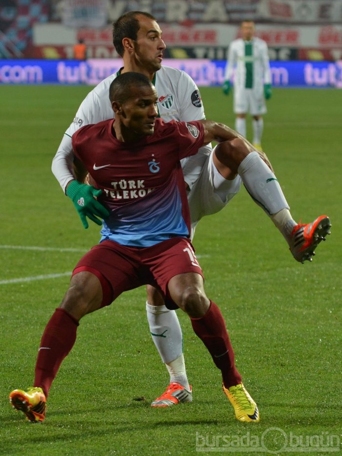Timsah Trabzon'da fırsat tepti!