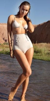 Irina Shayk sevgilisinin mumyasını öptü
