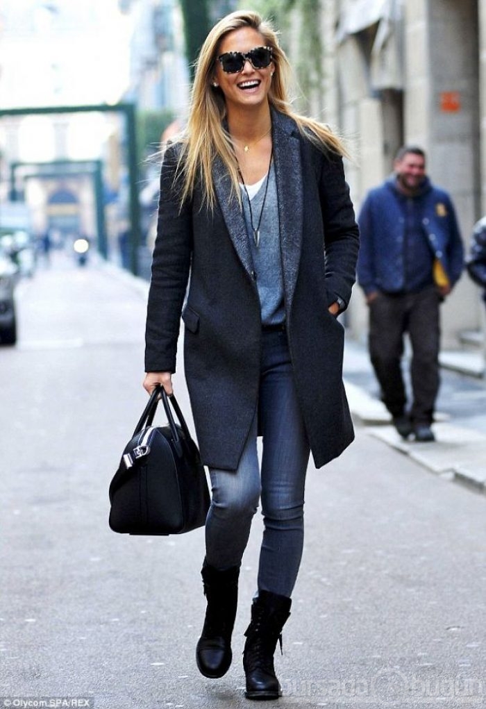 Bar Refaeli göz kamaştırıyor
