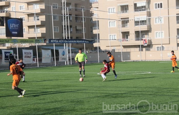 Junior League Bursa 2013 şampiyonu Bağlarbaşıspor