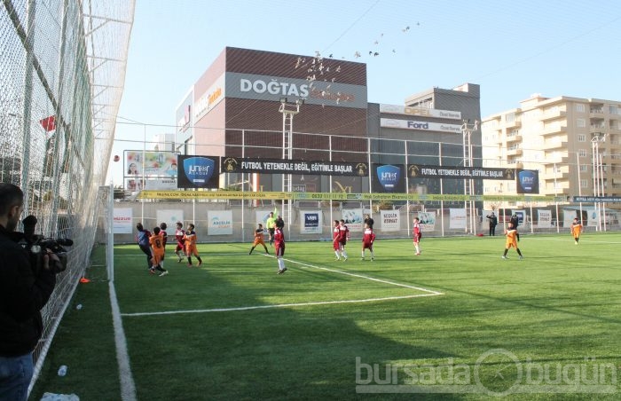 Junior League Bursa 2013 şampiyonu Bağlarbaşıspor