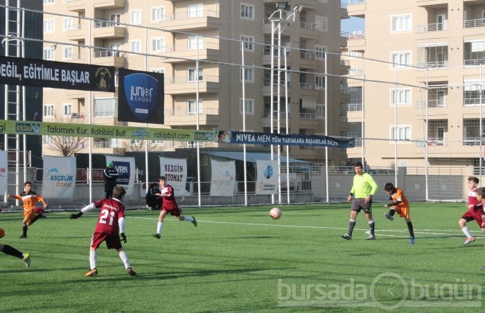 Junior League Bursa 2013 şampiyonu Bağlarbaşıspor