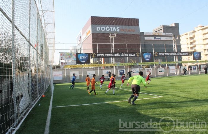 Junior League Bursa 2013 şampiyonu Bağlarbaşıspor