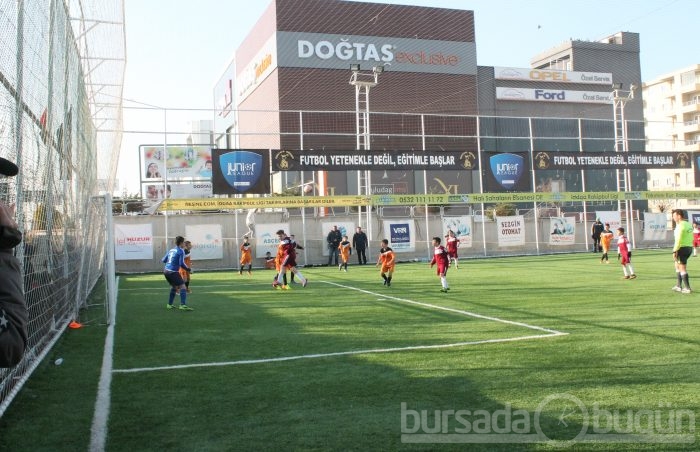 Junior League Bursa 2013 şampiyonu Bağlarbaşıspor