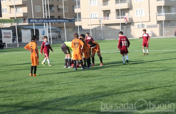 Junior League Bursa 2013 şampiyonu Bağlarbaşıspor