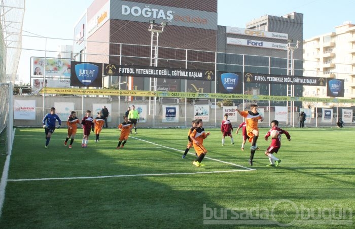 Junior League Bursa 2013 şampiyonu Bağlarbaşıspor