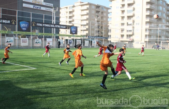 Junior League Bursa 2013 şampiyonu Bağlarbaşıspor