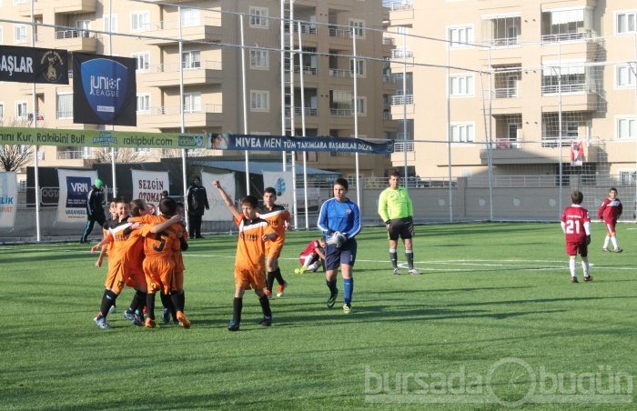 Junior League Bursa 2013 şampiyonu Bağlarbaşıspor
