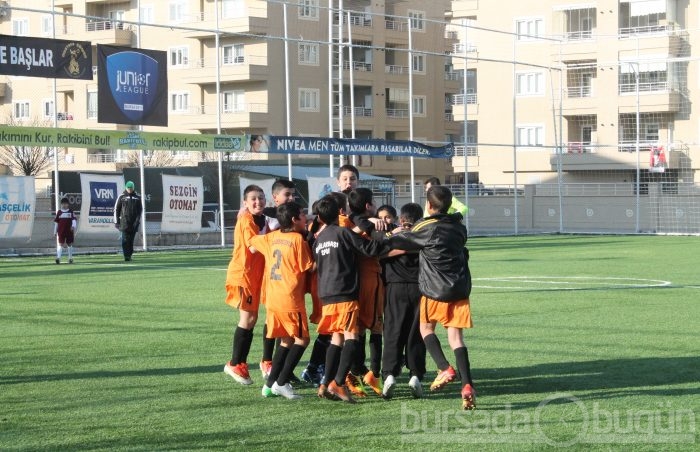 Junior League Bursa 2013 şampiyonu Bağlarbaşıspor
