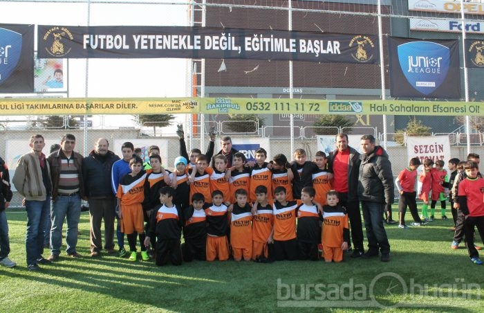 Junior League Bursa 2013 şampiyonu Bağlarbaşıspor
