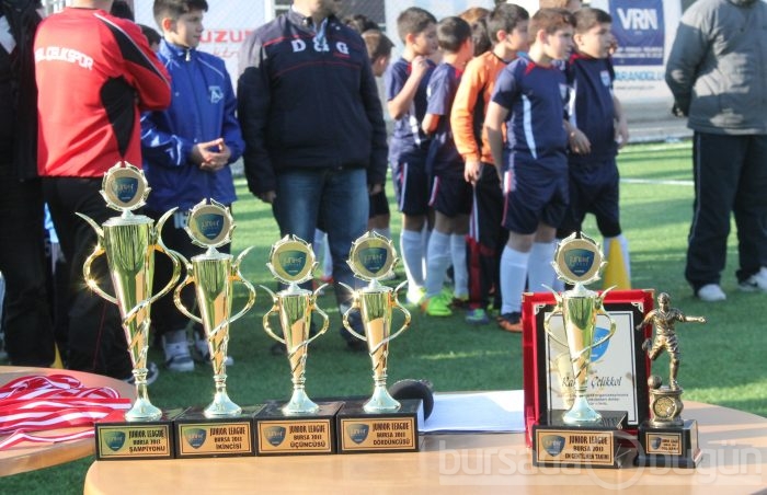 Junior League Bursa 2013 şampiyonu Bağlarbaşıspor