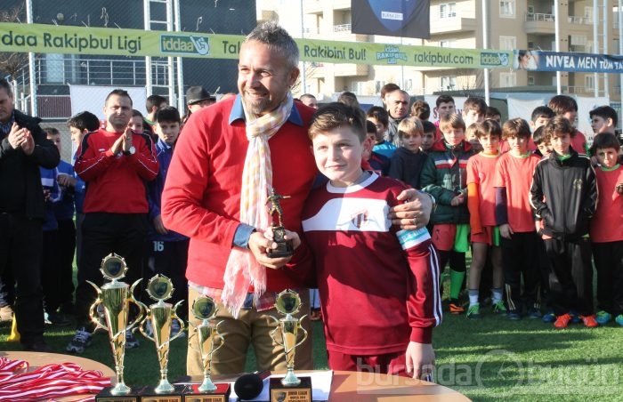 Junior League Bursa 2013 şampiyonu Bağlarbaşıspor