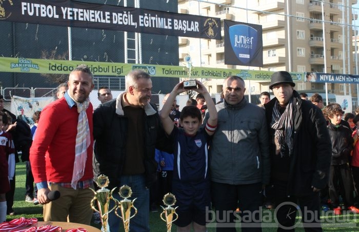 Junior League Bursa 2013 şampiyonu Bağlarbaşıspor