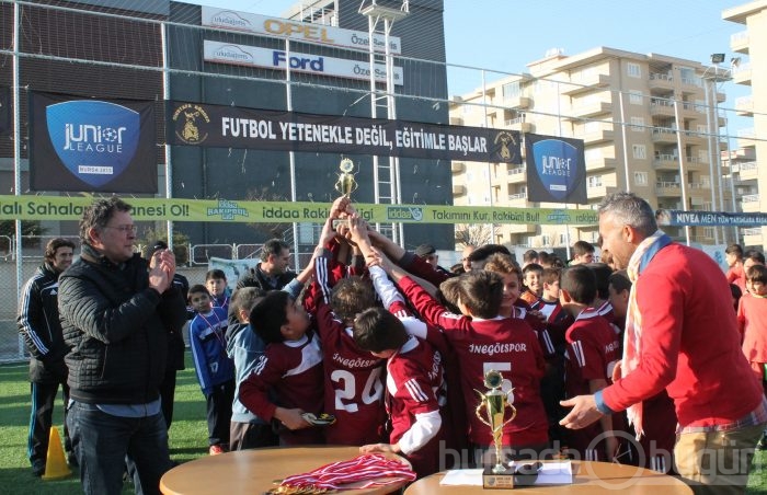 Junior League Bursa 2013 şampiyonu Bağlarbaşıspor