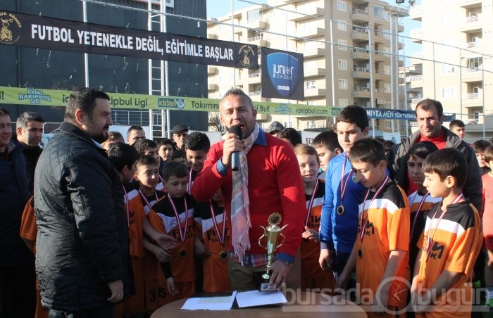 Junior League Bursa 2013 şampiyonu Bağlarbaşıspor