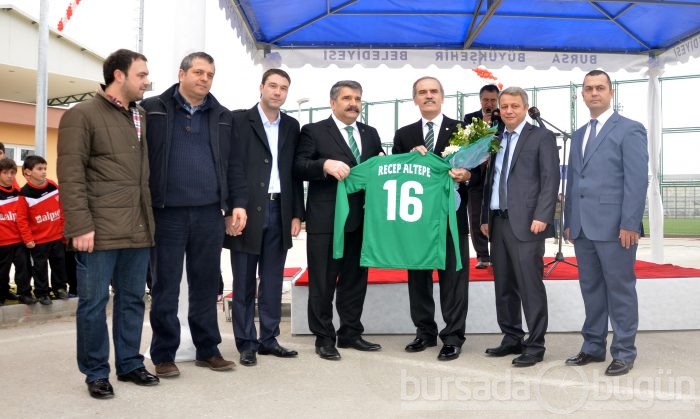 Yeşil Bursa stadyumu alkışlarla hizmete girdi!