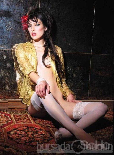 Seksi fiziği ve çocuksu yüzüyle dikkat çekiyor