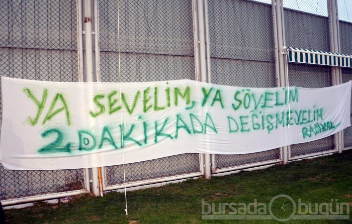 Taraftarlar Daum'u ve futbolcuları bağrına bastı!