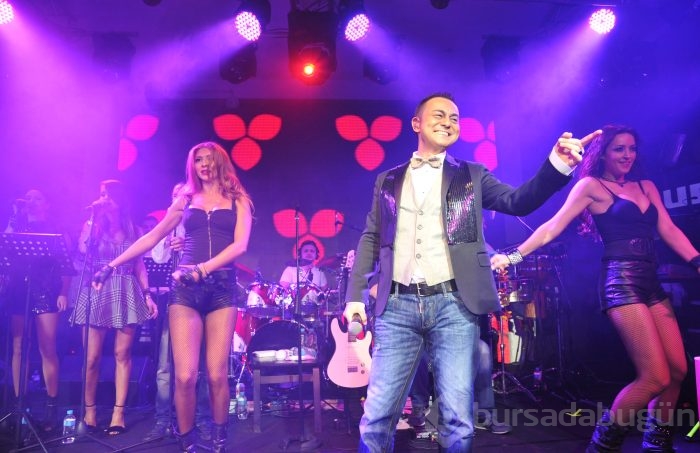 Uludağ'da Serdar Ortaç ve Murat Dalkılıç rüzgarı esti...