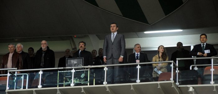 Timsah yarı finalde!
