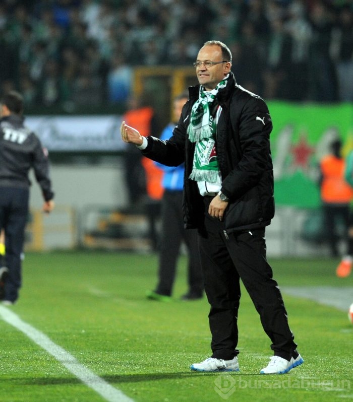 Timsah yarı finalde!