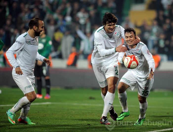 Timsah yarı finalde!