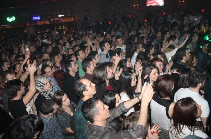 Bursa gecelerinde Sevgililer Günü rüzgarı - ÖZEL HABER