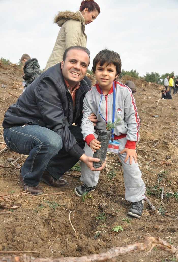 Bahçeşehir Koleji miniklerinin ağaç sevgisi...