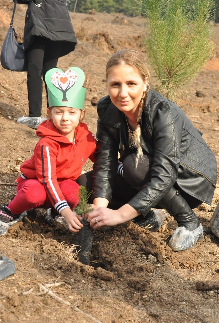 Bahçeşehir Koleji miniklerinin ağaç sevgisi...