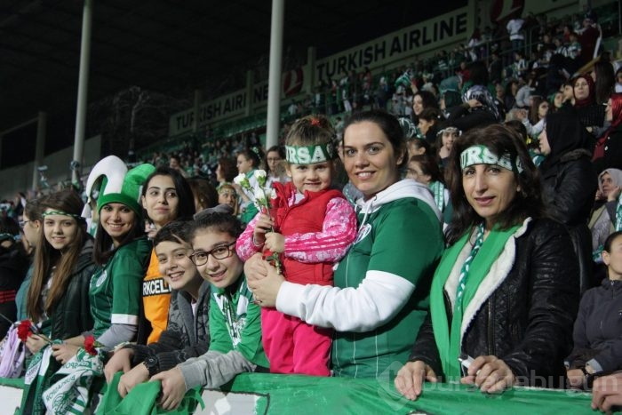 Bayanların ve çocukların Bursaspor aşkı!