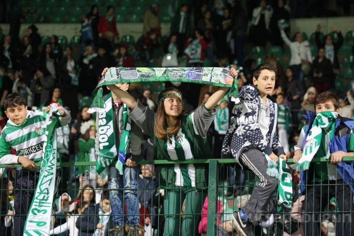 Bayanların ve çocukların Bursaspor aşkı!