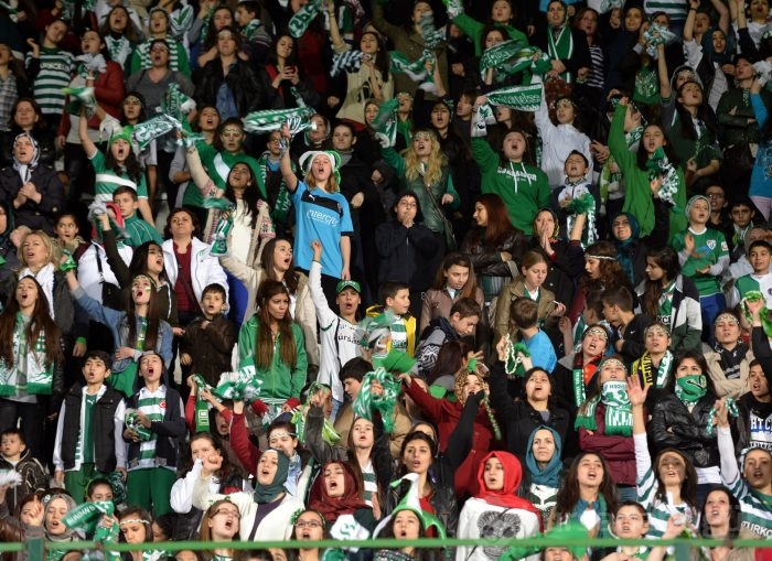 Bayanların ve çocukların Bursaspor aşkı!