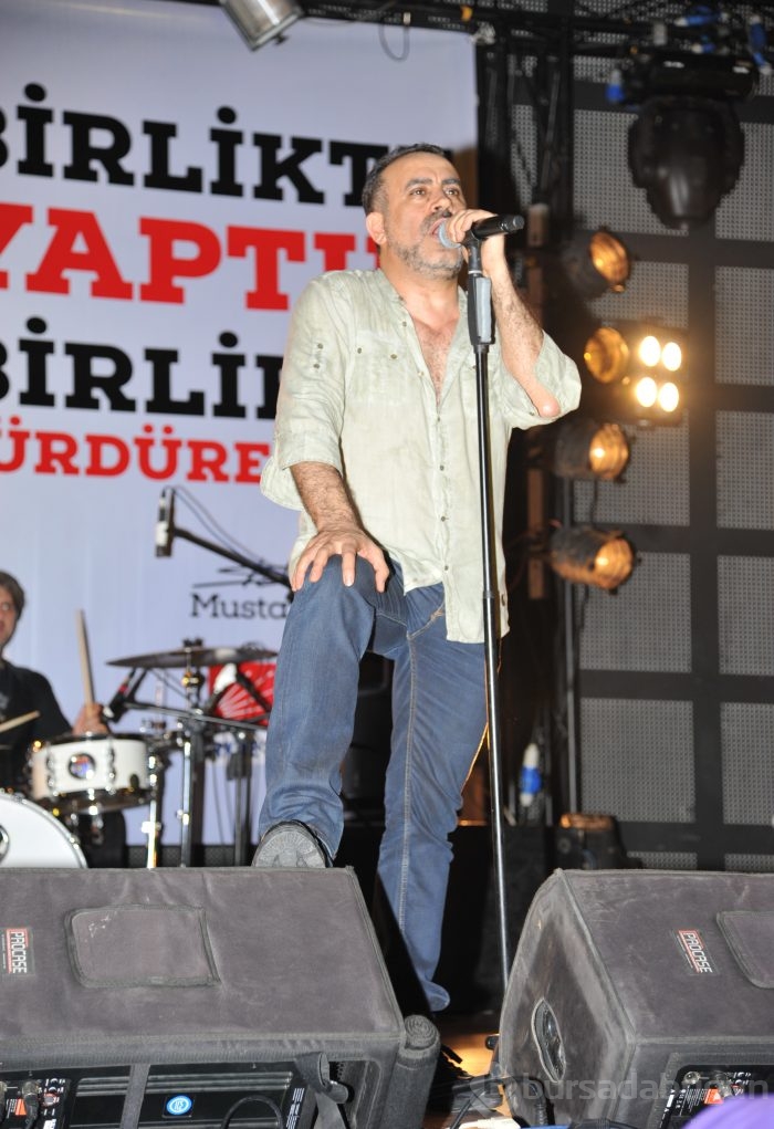 Bursa gecelerinde Hande fırtınası