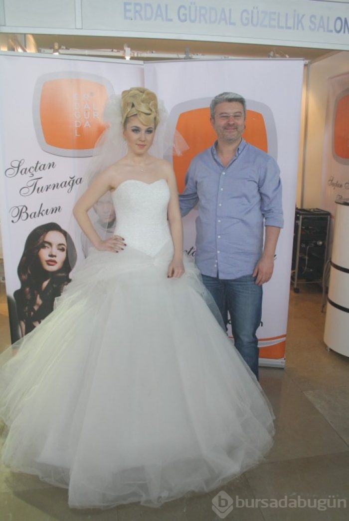 Bursa'da büyüleyen defilede sürpriz konser