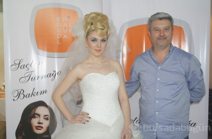 Bursa'da büyüleyen defilede sürpriz konser