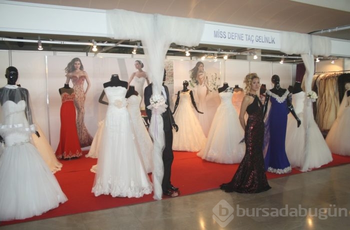 Bursa'da büyüleyen defilede sürpriz konser