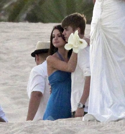 Justin Bieber yine rahat durmadı
